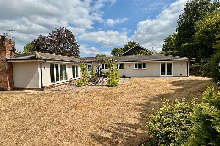 4 Bedroom Detached Bungalow For Sale In Woodmancourt, Godalming, GU7