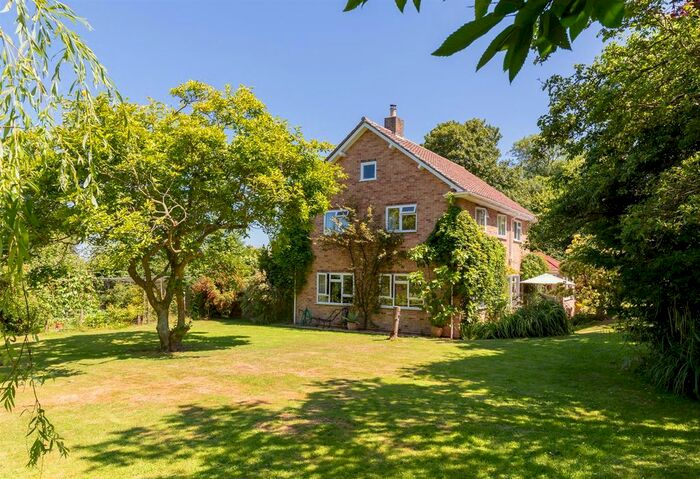 4 Bedroom Property For Sale In Ashknowle Lane, Whitwell, Ventnor, PO38