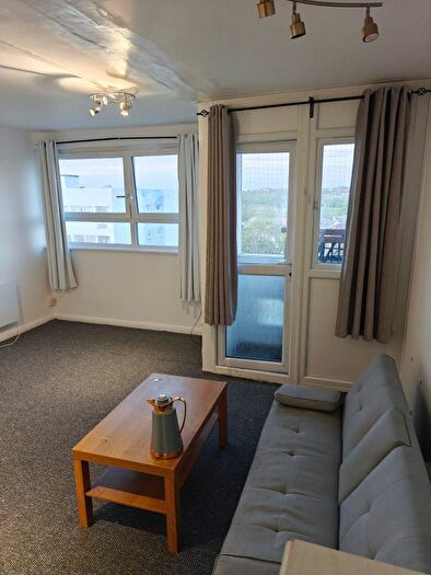 3 Bedroom Flat To Rent In Hitherlands, Little Dimocks, London, SW12