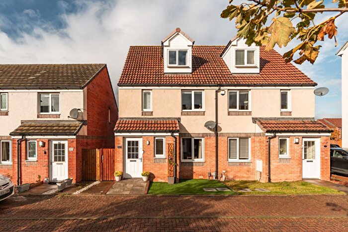 4 Bedroom Town House For Sale In Torwood Crescent, Edinburgh, EH12
