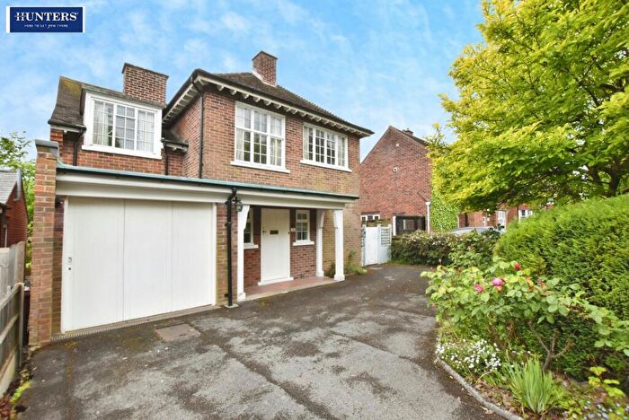 3 Bedroom Detached House For Sale In Vicarage Gardens, Scunthorpe, DN15