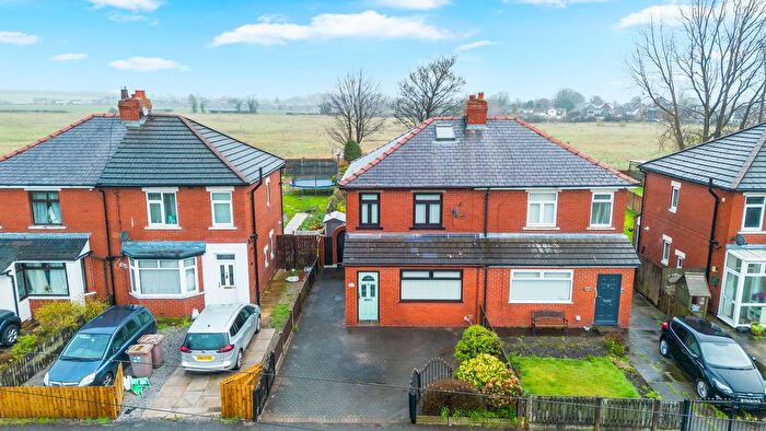 3 Bedroom Semi-Detached House For Sale In Garswood Road, Ashton-In-Makerfield, WN4