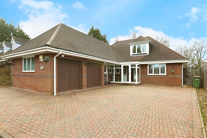 3 Bedroom Detached Bungalow For Sale In The Drove, West End, Southampton, SO30
