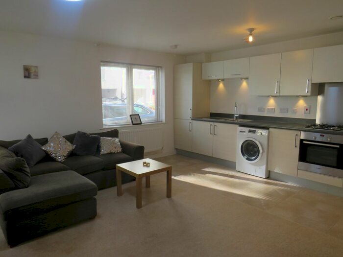 2 Bedroom Flat To Rent In Wain Close, Penarth, CF64