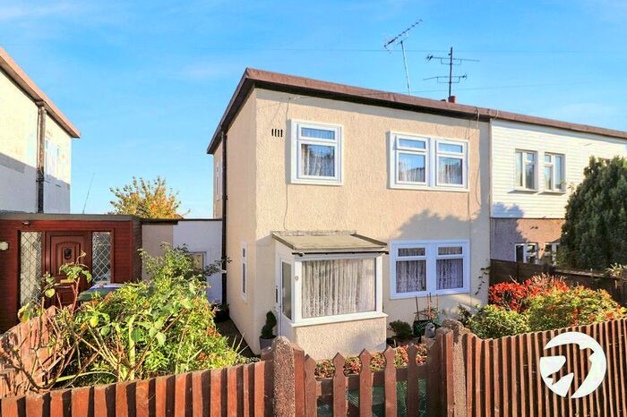 3 Bedroom Semi-Detached House To Rent In Halstead Road, Erith, Kent DA8