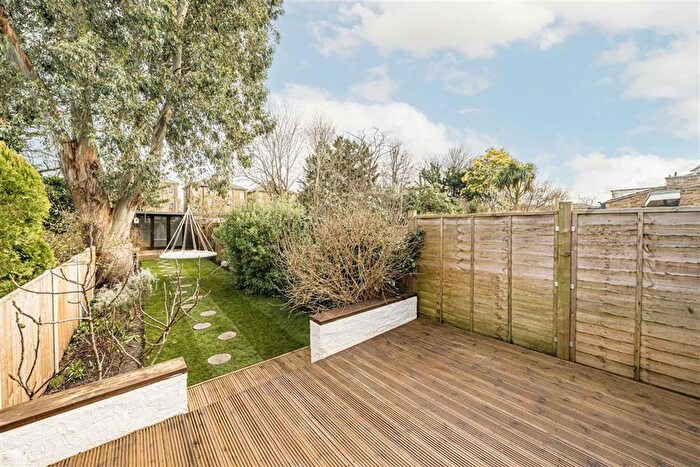 2 Bedroom Terraced House To Rent In Watts Lane, Teddington, TW11