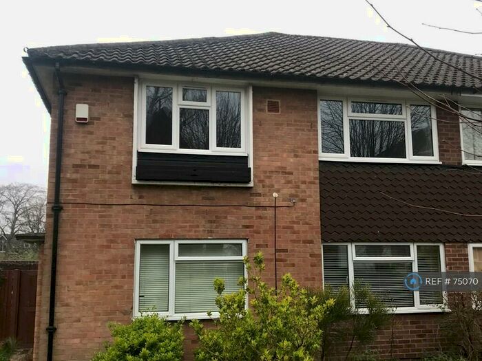 2 Bedroom Flat To Rent In Stanton Court, South Croydon, CR2