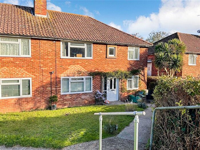 2 Bedroom Flat For Sale In Jarvis Road, Arundel, West Sussex, BN18