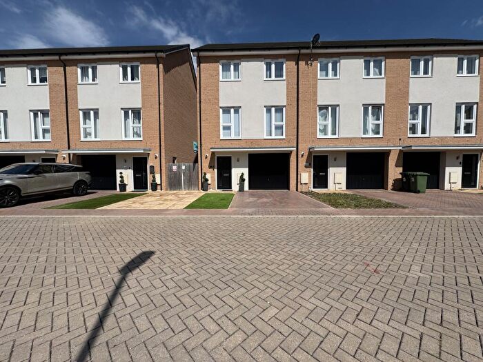 4 Bedroom Terraced House For Sale In Bentley Grove, Peterborough, PE3