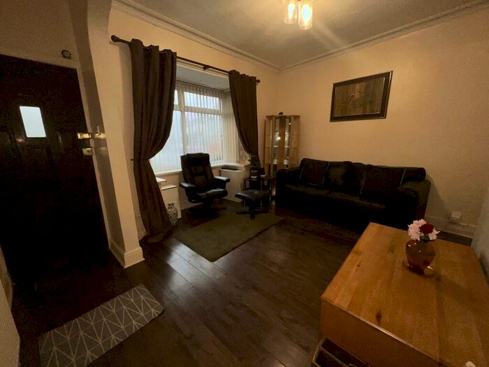 3 Bedroom House To Rent In Talbot Road, Smethwick, B66