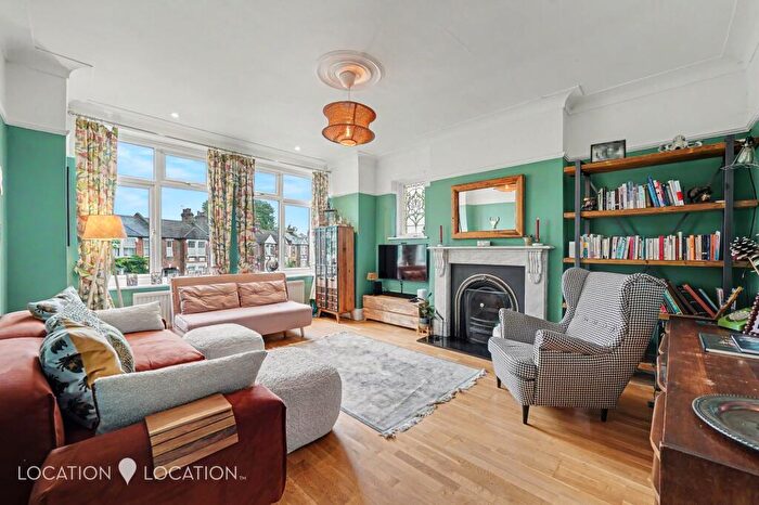 3 Bedroom Flat To Rent In Lansdowne Road, London, N17