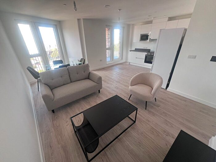 2 Bedroom Flat To Rent In Griffiths Close, Balsall Heath, Birmingham, B12