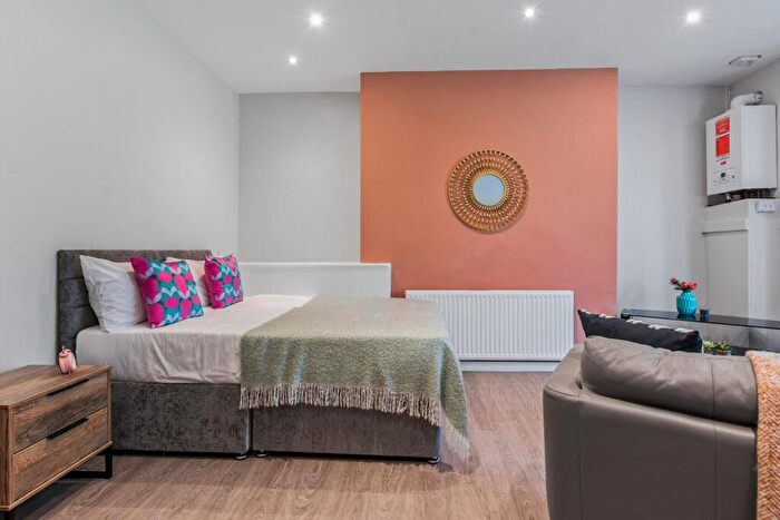 1 Bedroom Flat To Rent In Vinery Road, Leeds, LS4