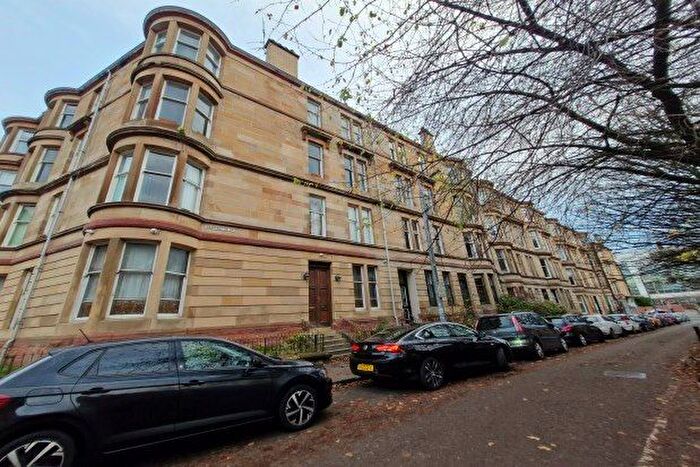 3 Bedroom Flat To Rent In Barrington Drive, Glasgow, G4