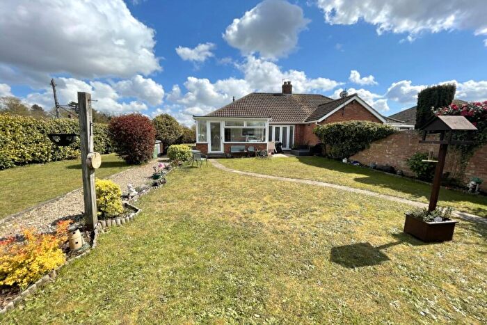 2 Bedroom Bungalow To Rent In Longfields Road, Norwich, NR7