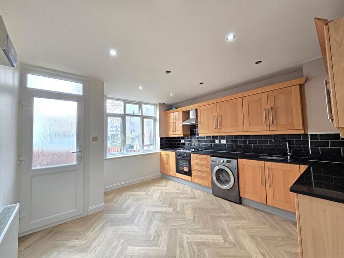 3 Bedroom House To Rent In Garlinge Road, Kilburn, NW2