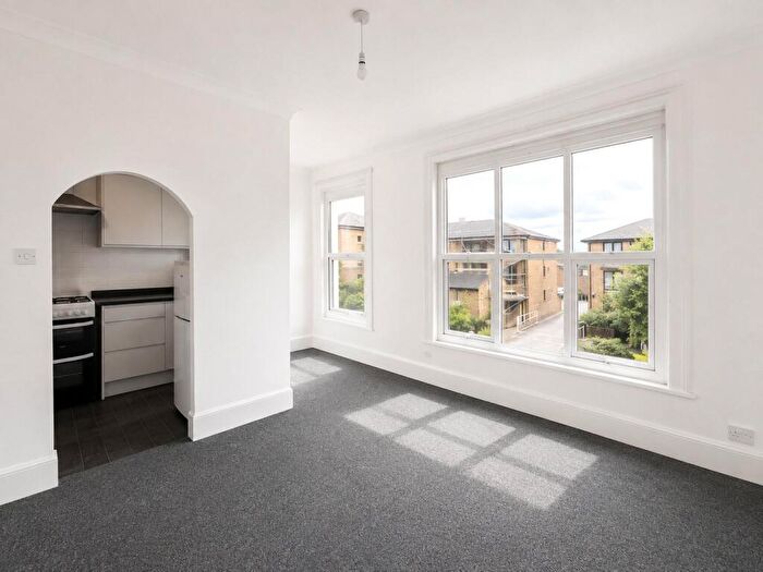 2 Bedroom Apartment To Rent In Selhurst Road, South Norwood, SE25