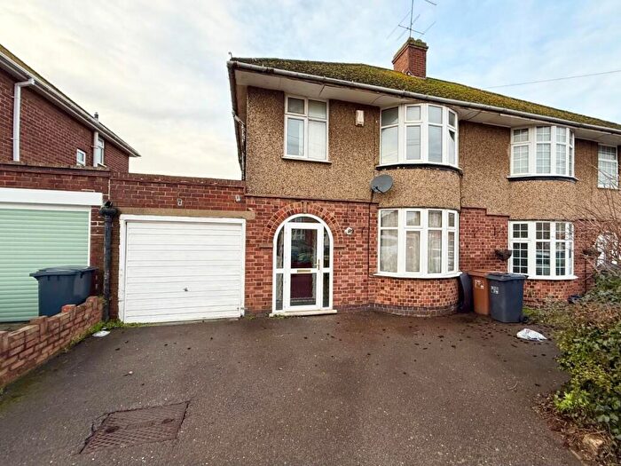 3 Bedroom Semi Detached House For Sale In Winchester Road, Delapre, Northampton, NN4