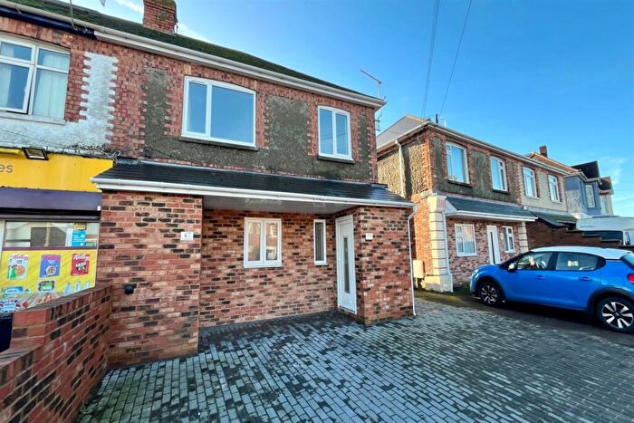 1 Bedroom Flat To Rent In Oakdale, BH15