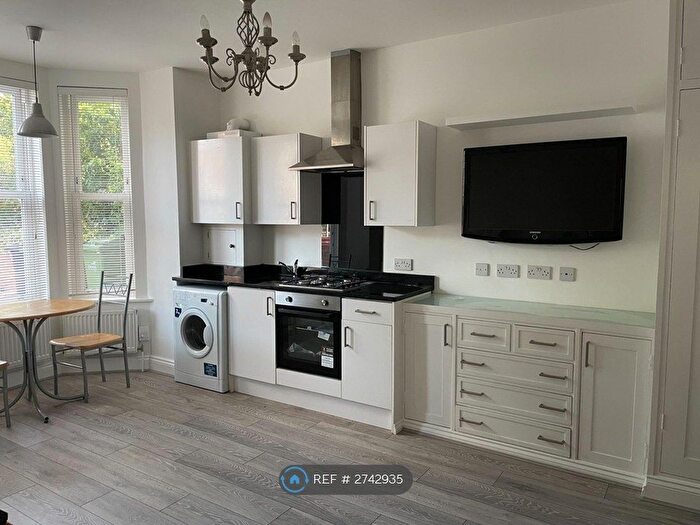 Studio To Rent In Farnan Road, London, SW16