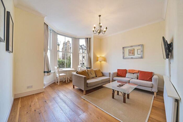 2 Bedroom Flat For Sale In Cintra Park, Crystal Palace, SE19