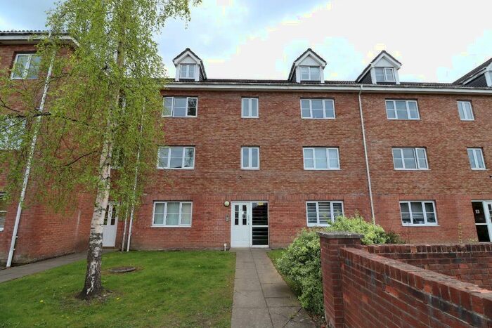 2 Bedroom Flat To Rent In Tullis Gardens, Bridgeton, Glasgow, G40
