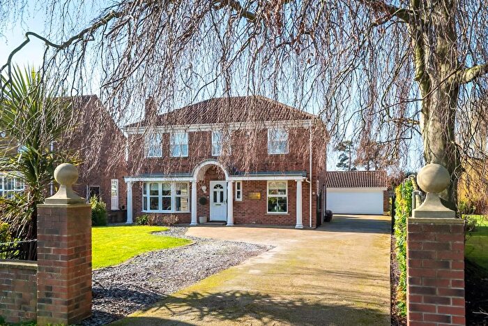 4 Bedroom Detached House For Sale In York Road, Haxby, YO32