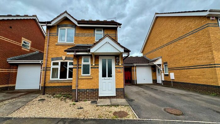 3 Bedroom Link Detached House To Rent In Primrose Close, Swindon, SN25