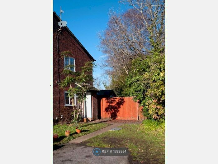 1 Bedroom End Of Terrace House To Rent In Westglade, Farnborough, GU14