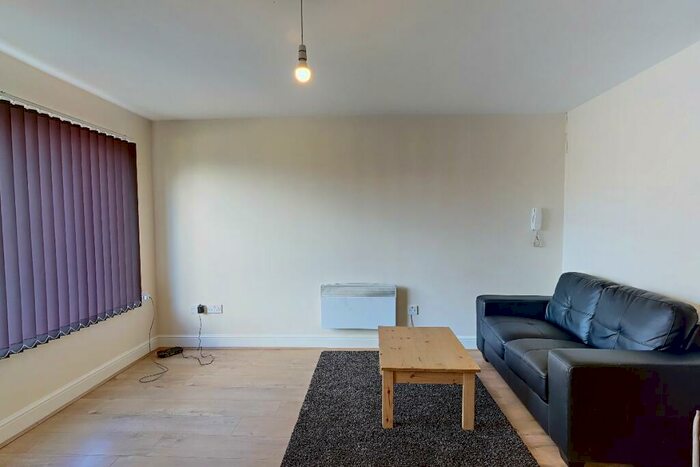 2 Bedroom Flat To Rent In - Berwick Street, L6