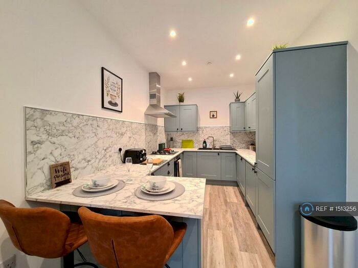 1 Bedroom Maisonette To Rent In High Street, Cheltenham, GL50