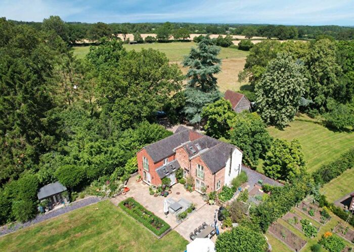 4 Bedroom Detached House For Sale In Barracks Lane, Beausale, Warwick, CV35