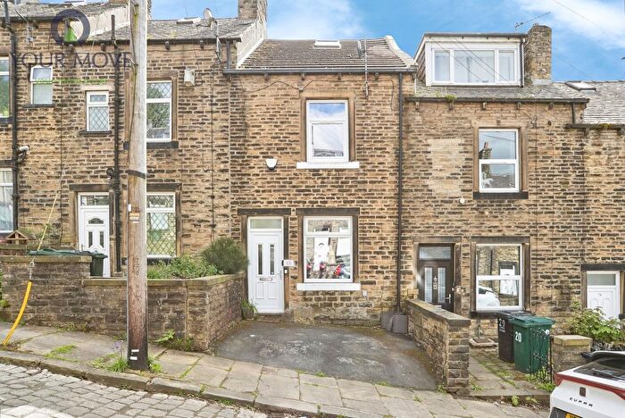 3 Bedroom Terraced House For Sale In Cliffe Terrace, Keighley, West Yorkshire, BD21