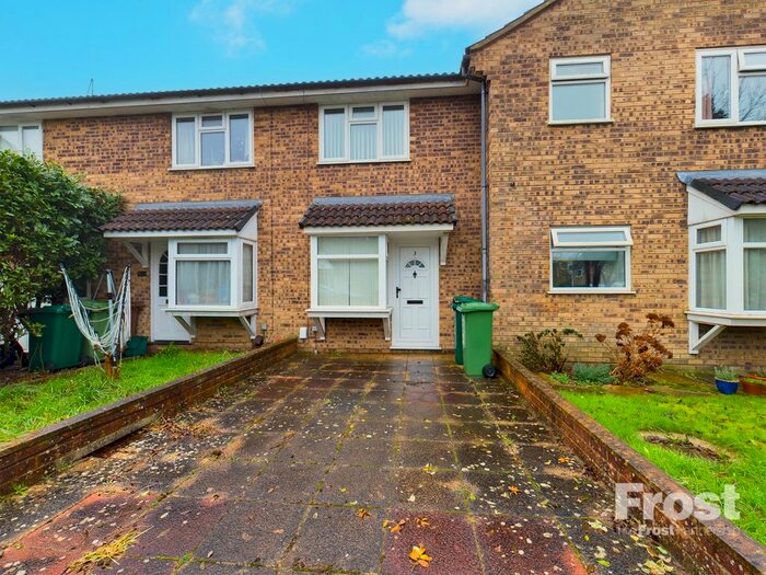 1 Bedroom Semi-Detached House To Rent In Worcester Court, Wyatt Road, Staines-Upon-Thames, Middlesex, TW18