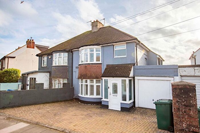 3 Bedroom Property For Sale In Old Shoreham Road, Portslade, Brighton, BN41