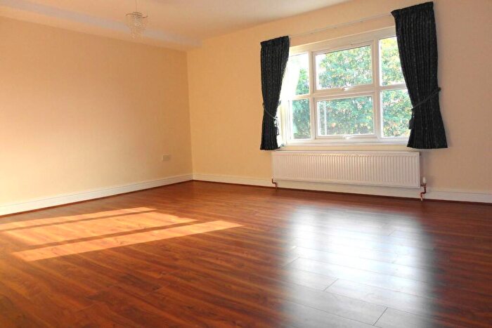 1 Bedroom Flat To Rent In Burnt Ash Hill, London, SE12