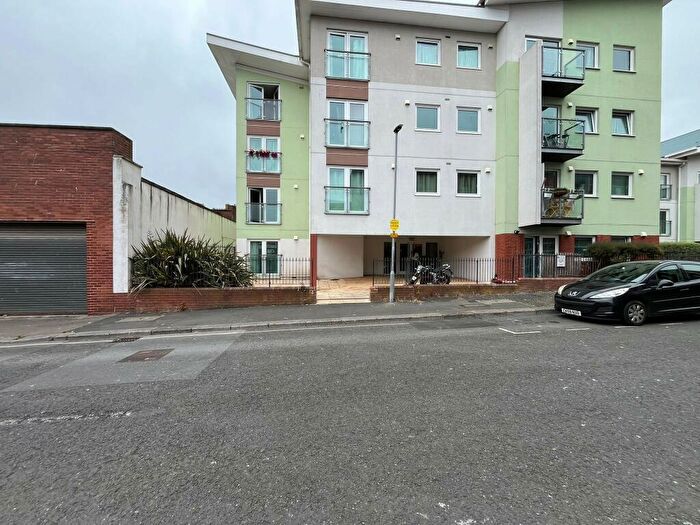 1 Bedroom Flat To Rent In Acland House, Exeter, EX1