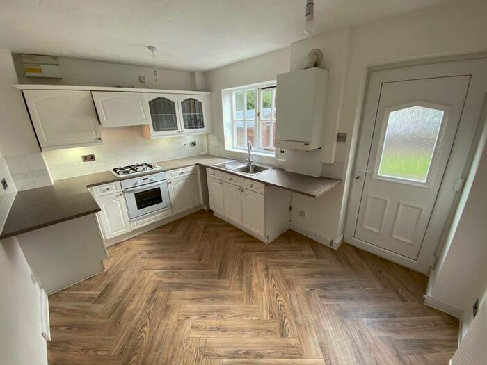 2 Bedroom House To Rent In Orchard Avenue, L14