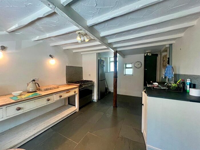 4 Bedroom End Of Terrace House To Rent In East Street, Braunton, EX33