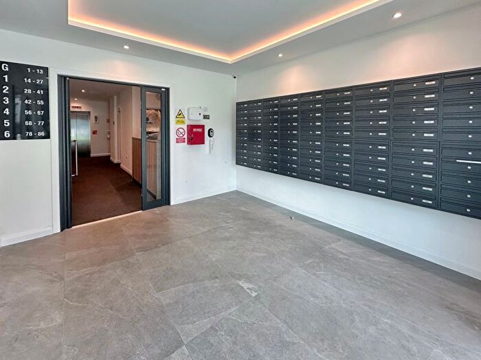 2 Bedroom Flat To Rent In Chesterfield House, Bath Road, Slough, SL1