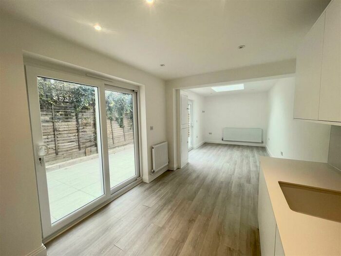 2 Bedroom Flat To Rent In Fairmead Road, Upper Holloway, London, N19