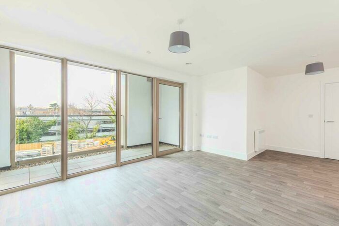 2 Bedroom Apartment To Rent In Calibre House - Perrymount Apartments, RH16