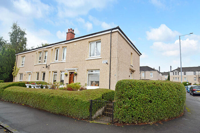2 Bedroom Flat For Sale In Bennan Square, Govanhill., Glasgow, G42