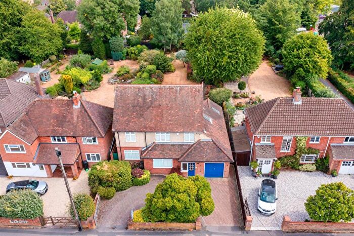 3 Bedroom Detached House For Sale In Grove Road, Sonning Common, RG4