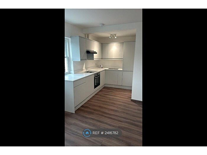 2 Bedroom Flat To Rent In Easton Street, High Wycombe, HP11