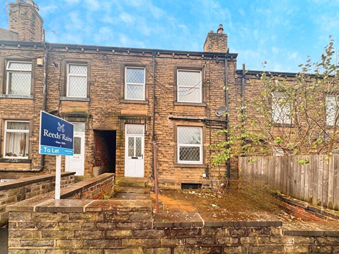 3 Bedroom Terraced House To Rent In Newsome Road, Huddersfield, West Yorkshire, HD4