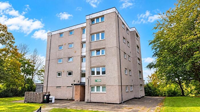 2 Bedroom Flat For Sale In Summit Way, Southampton, SO18