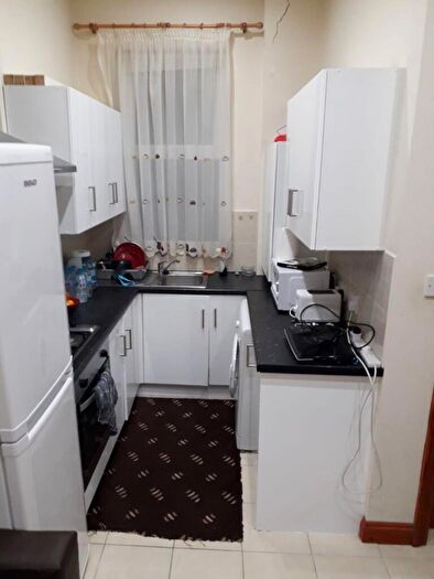 2 Bedroom Flat To Rent In Sunny Gardens Road, London, NW4