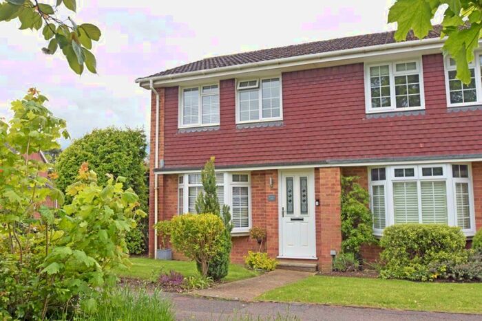 2 Bedroom House To Rent In Cranbrook Drive, Maidenhead, Berkshire, SL6