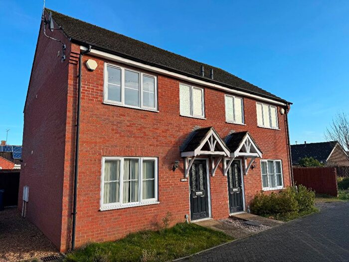 3 Bedroom Semi-Detached House To Rent In Hermitage Close, Wisbech, PE13